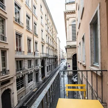 L'opera 10 - Beau Avec Balcon - Opera Apartman *