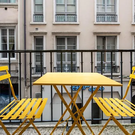 L'opera 10 - Beau Avec Balcon - Opera Apartmán *
